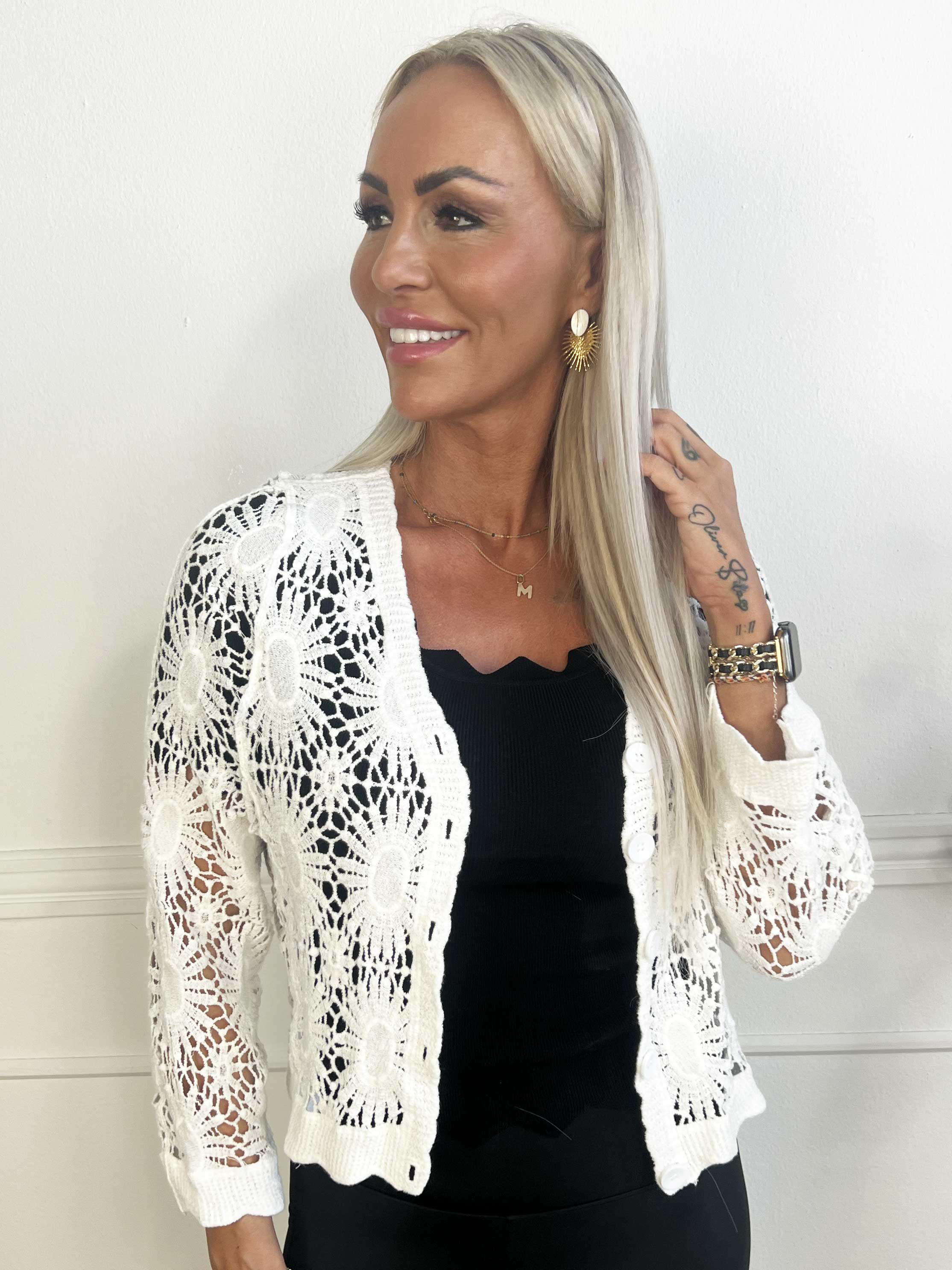 Helina - Kort virkad bomullsväst med knappar